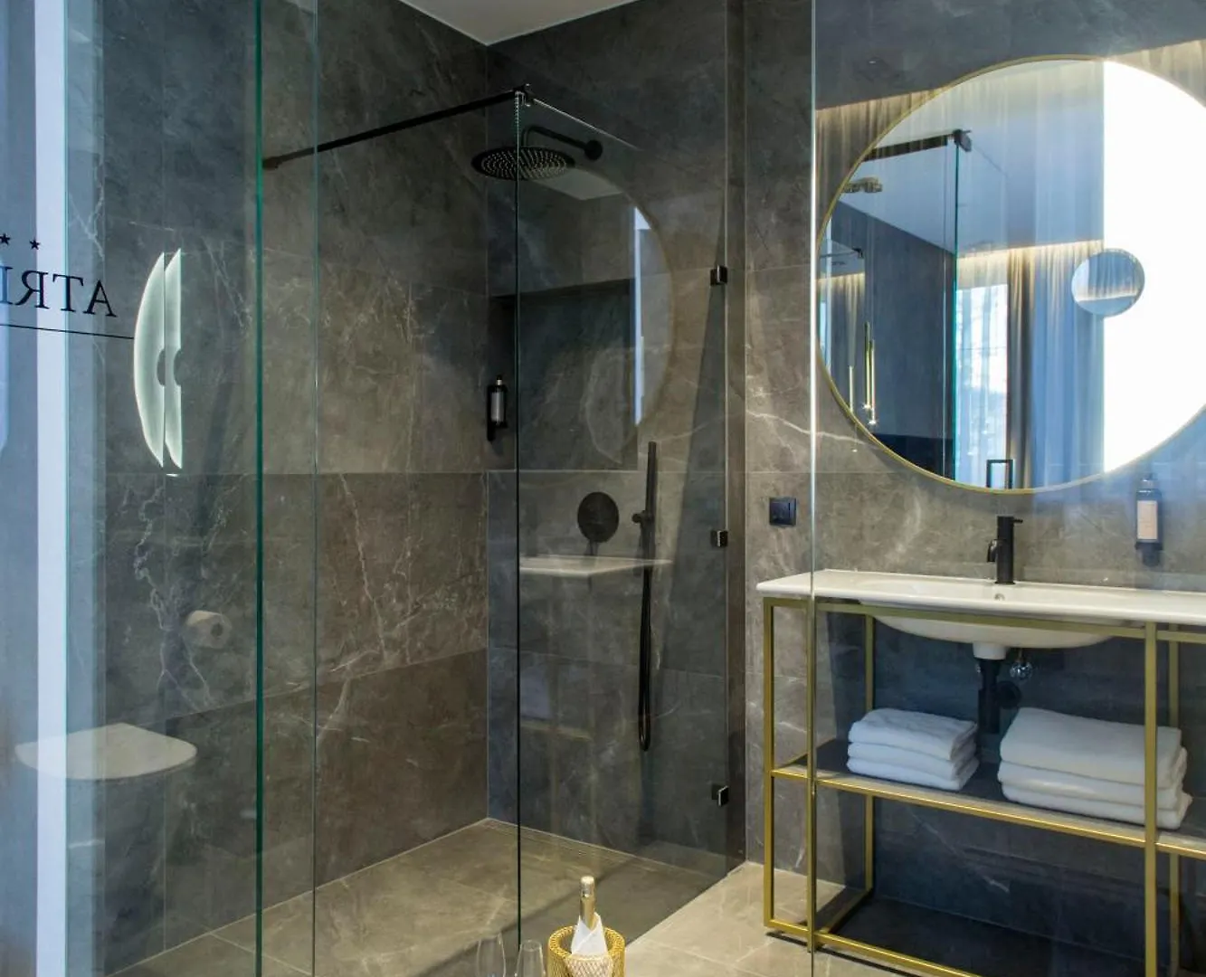 Hotel Atrium Krakov 3*,