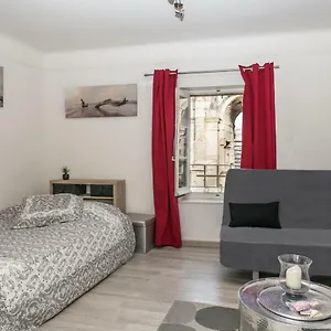 Avec Vue Sur Les Arénes Appartamento